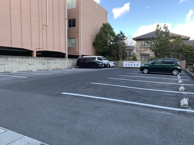 こども園駐車場